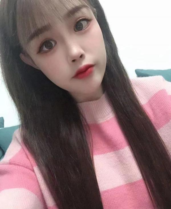 草房服务型淫荡女神,舌吻口爆69应有尽有,配合度极高