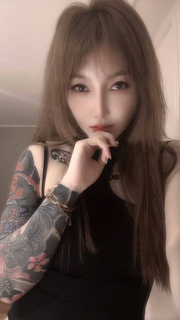 兰州雁滩纹身妹妹 毒龙制服诱惑丝袜调情 想看纹身约起来