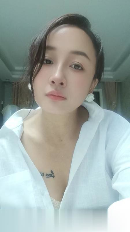 武汉光谷御姐佳佳