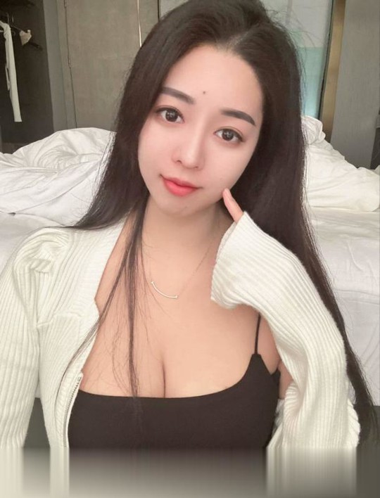 青岛市北美女服务系女孩身材比例非常不错,腿长胸大而...