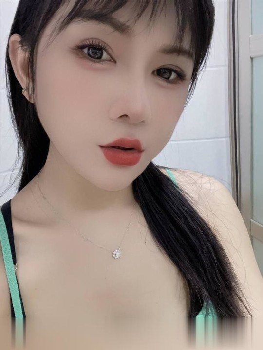 郑州国基路青青.熊有D 身材又均匀 看起来丰满但是又不属...