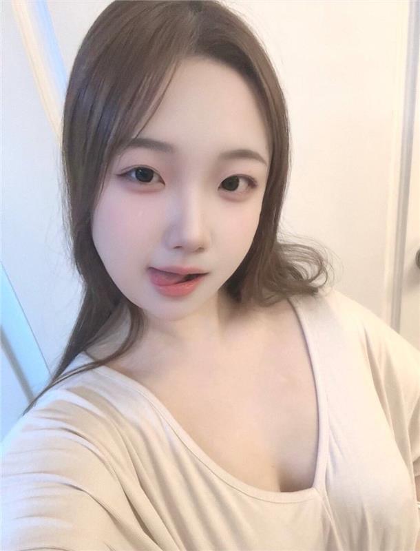 西安后入式超爽骚女阮阮