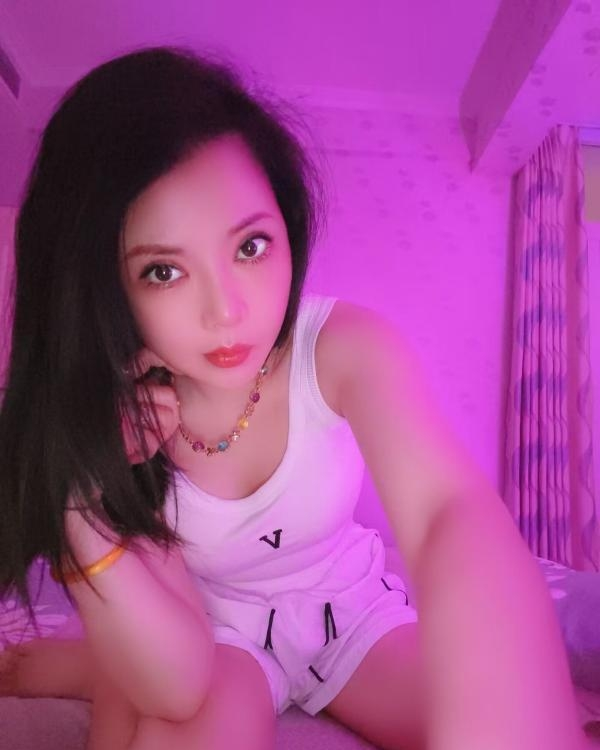 成都市武侯风骚制服少妇雅雅