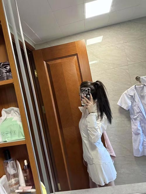 北京草房思琪车膜老师 天然真胸 皮肤白性格开朗